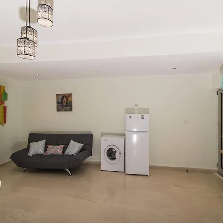 Alexandra's - Port Of Apartment